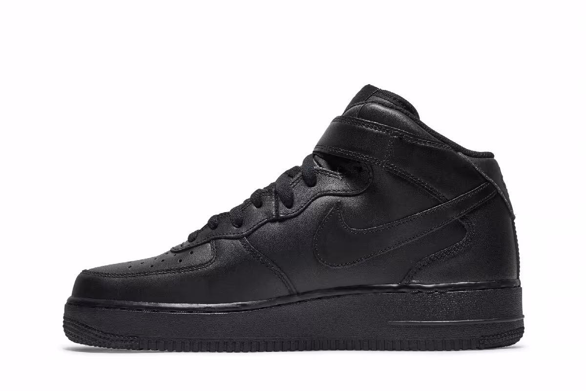 Nike Women's Air Force 1 Black, view 4