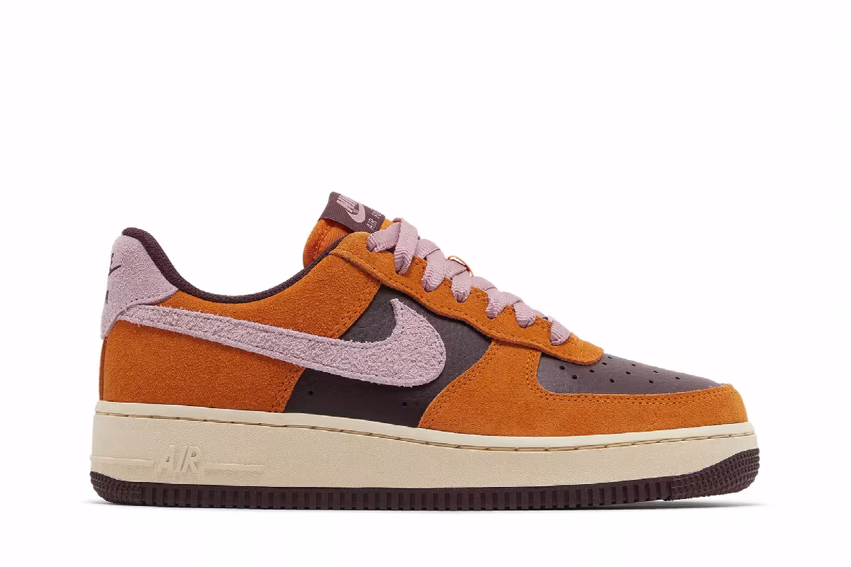 Nike Women's Air Force 1 Magma Orange, view 2