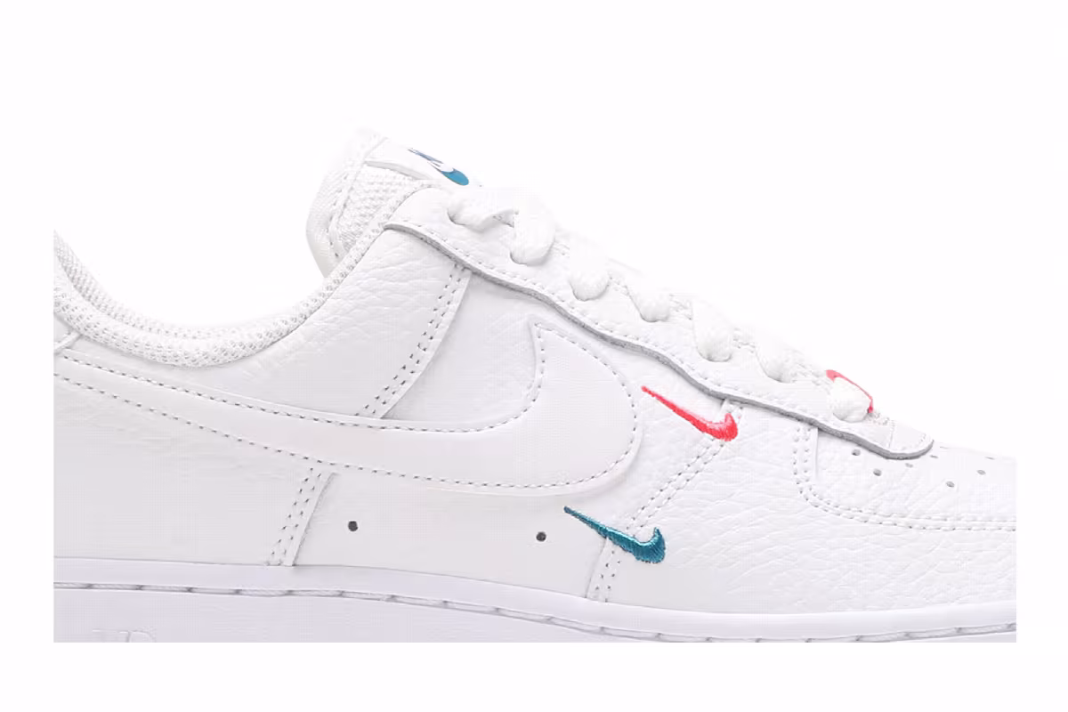 Nike Women's Air Force 1 Summit White Solar Red, view 3
