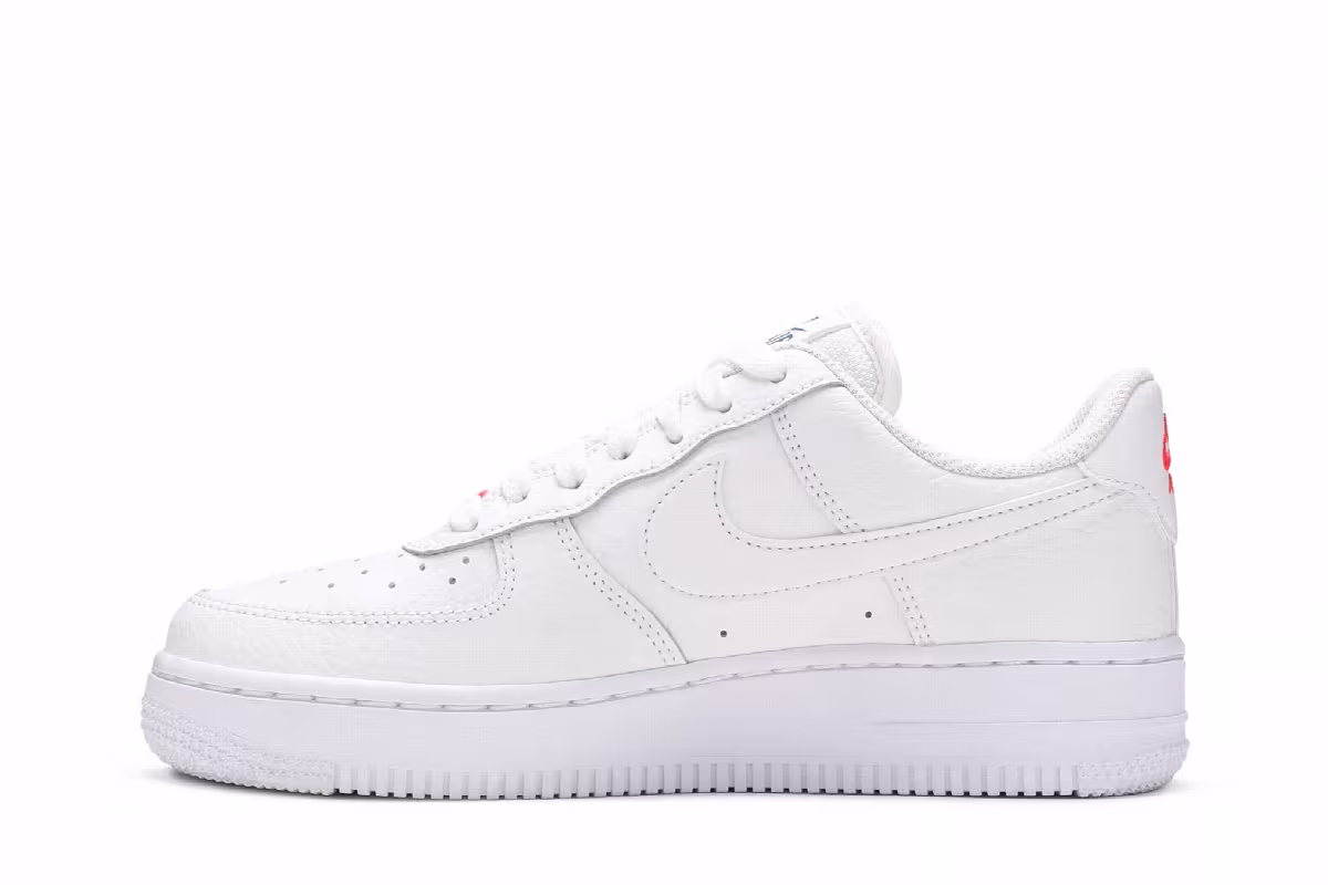 Nike Women's Air Force 1 Summit White Solar Red, view 4
