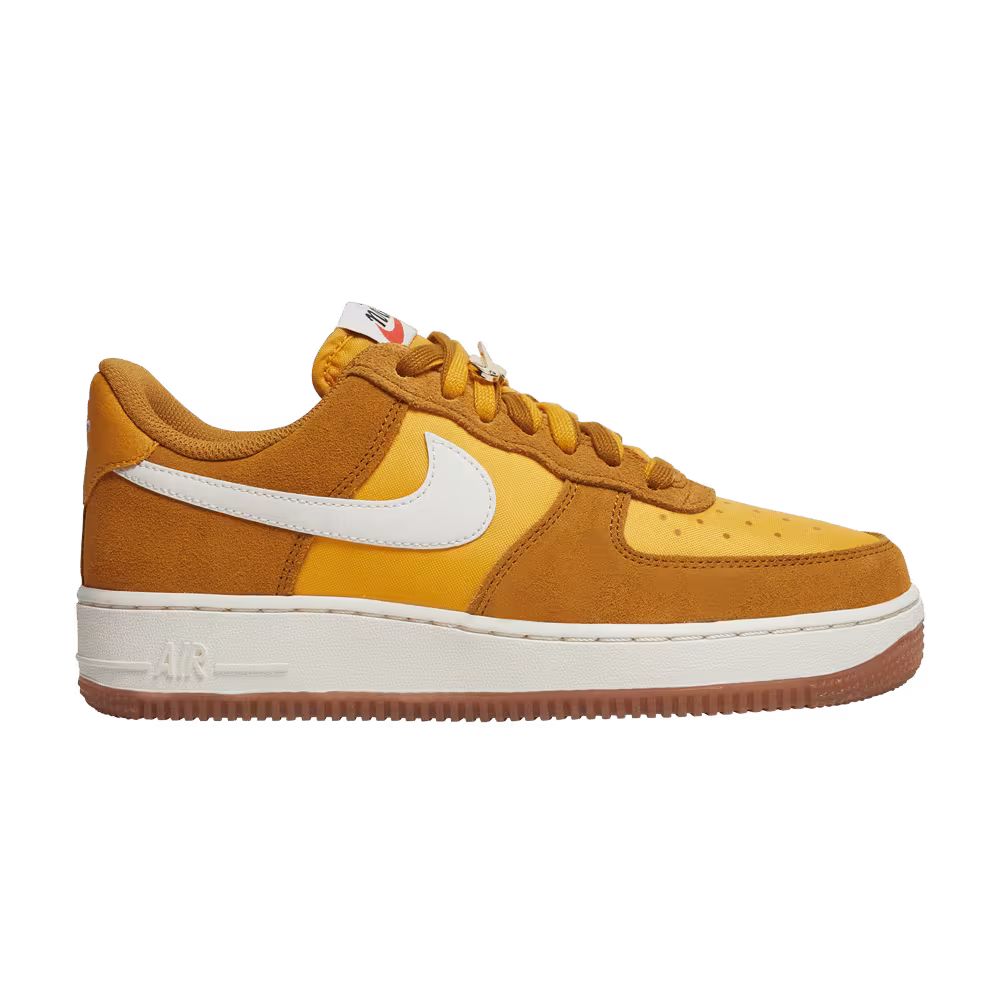 Nike Women's Air Force 1 First Use - University Gold Gum