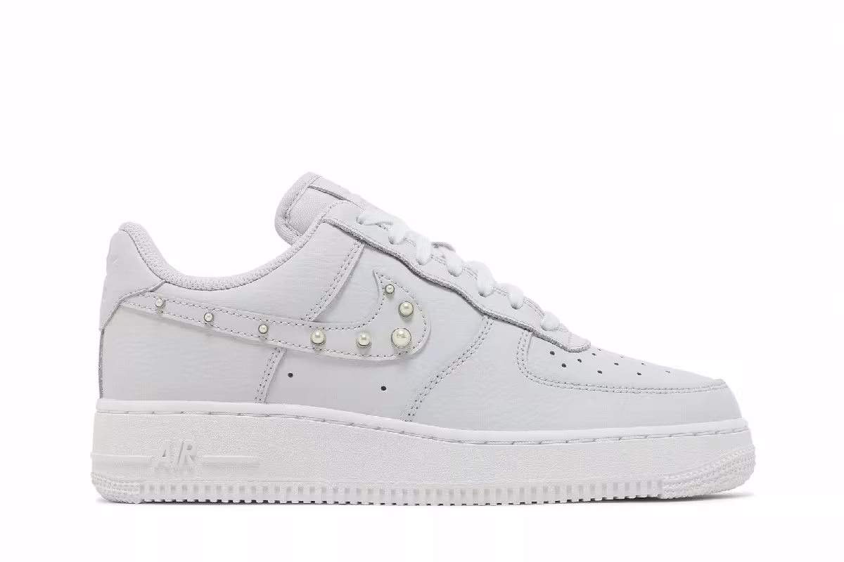 Nike Women's Air Force 1 07 SE Pearl Swoosh - Pure Platinum, view 2