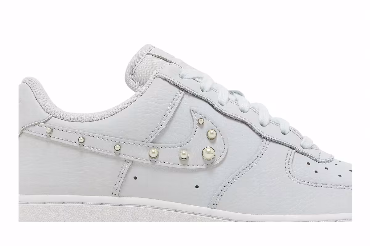 Nike Women's Air Force 1 07 SE Pearl Swoosh - Pure Platinum, view 3