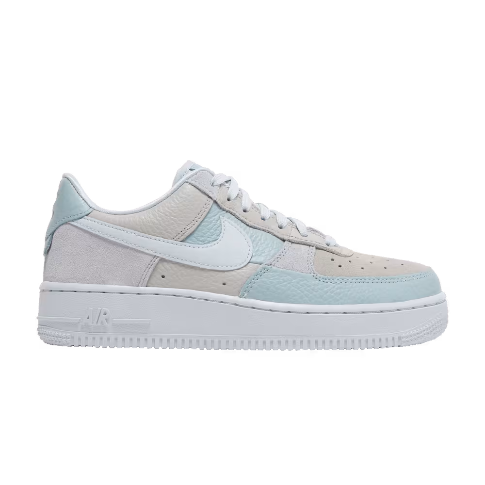 Nike Women's Air Force 1 Be Kind