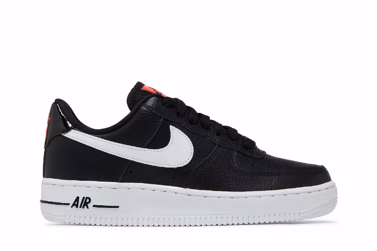 Nike Women's Air Force 1 Low SE Black, view 2