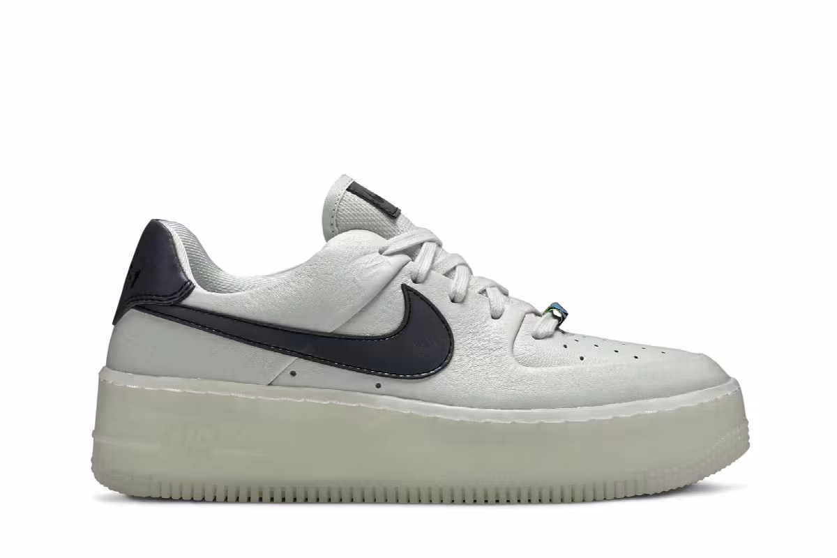Nike Women's Air Force 1 Sage Low LX Spruce Aura, view 2