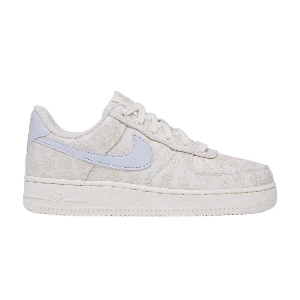 Nike Women's Air Force 1 Floral Embroidery