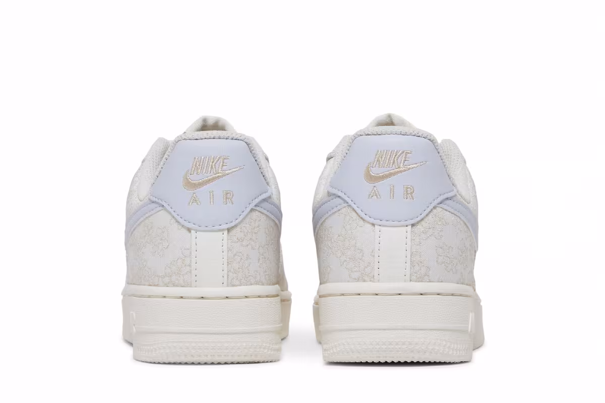 Nike Women's Air Force 1 Floral Embroidery, view 7