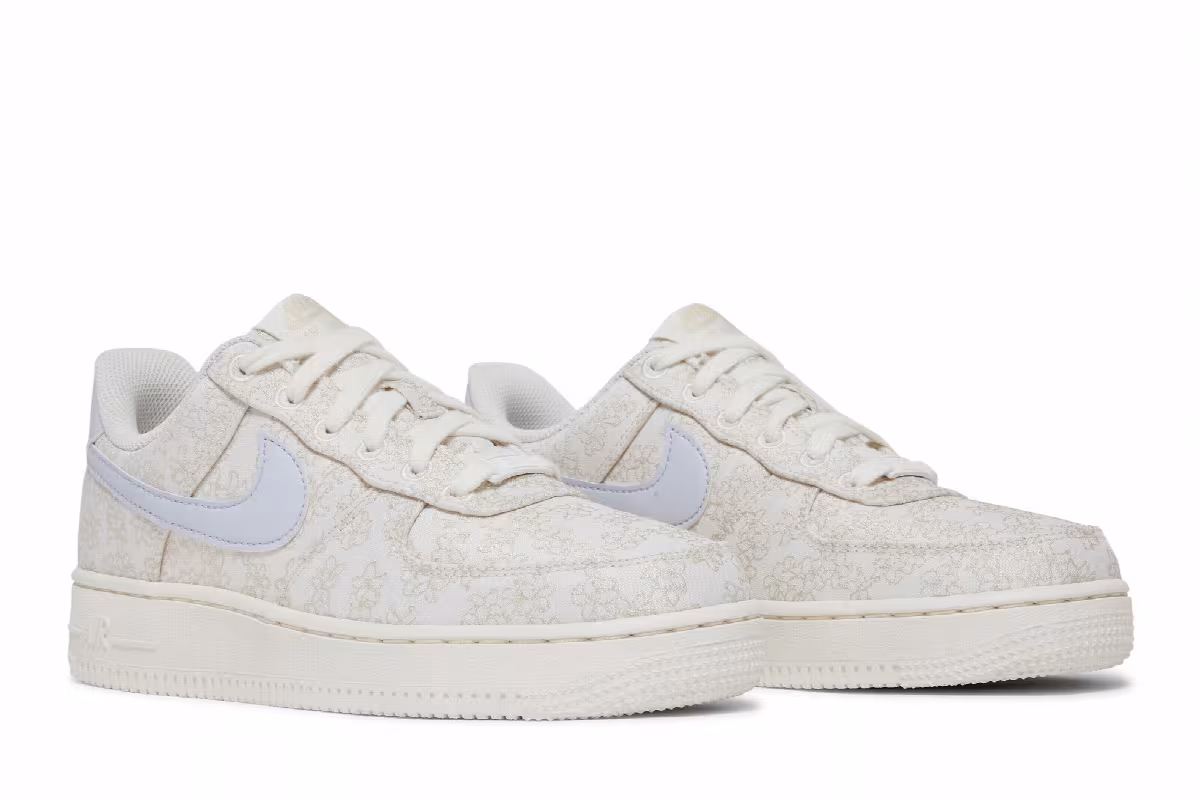 Nike Women's Air Force 1 Floral Embroidery, view 9