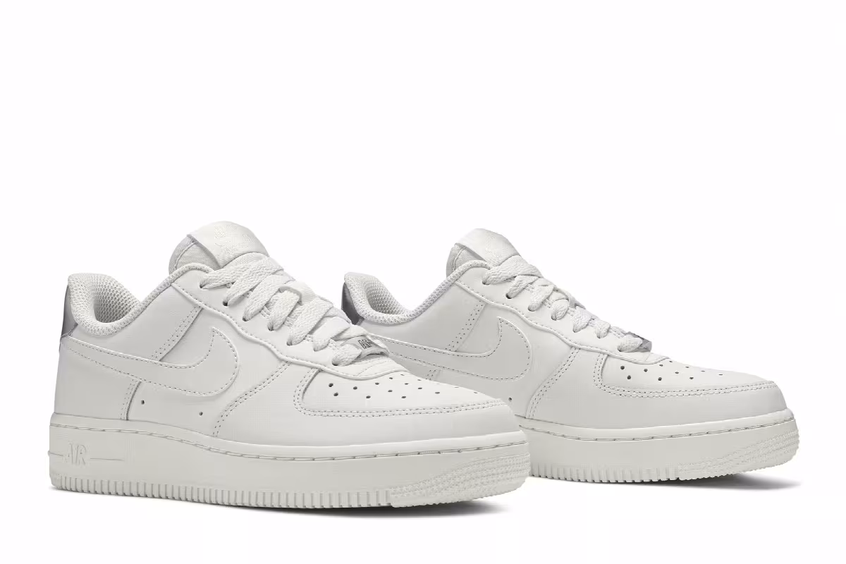 Nike Women's Air Force 1 Platinum Tint, view 9