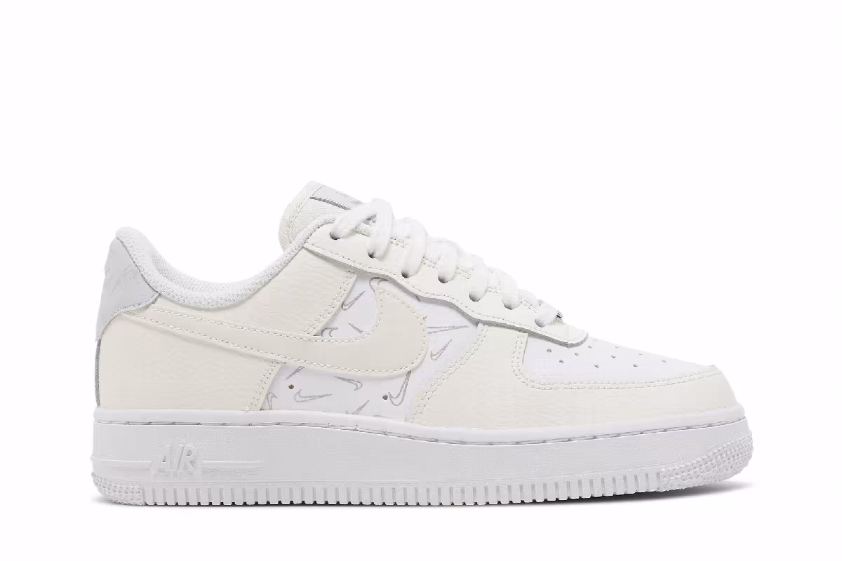 Nike Women's Air Force 1 Mini Checks, view 2