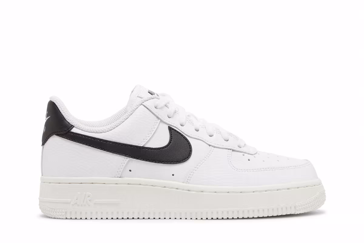 Nike Women's Air Force 1 White Black, view 2