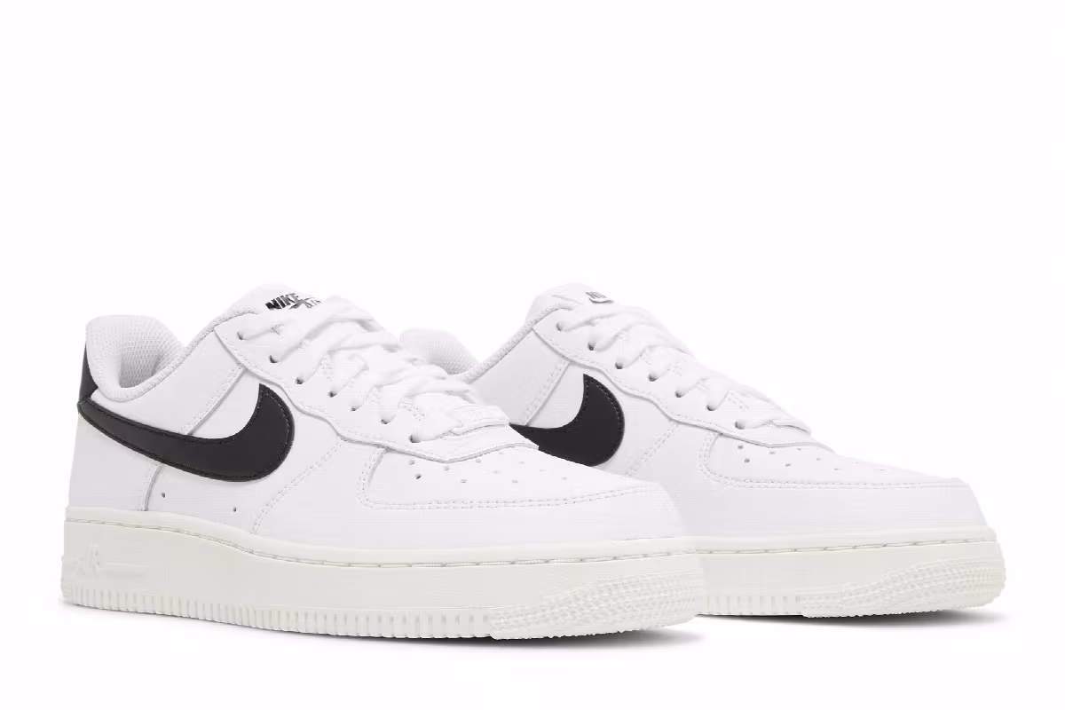 Nike Women's Air Force 1 White Black, view 9