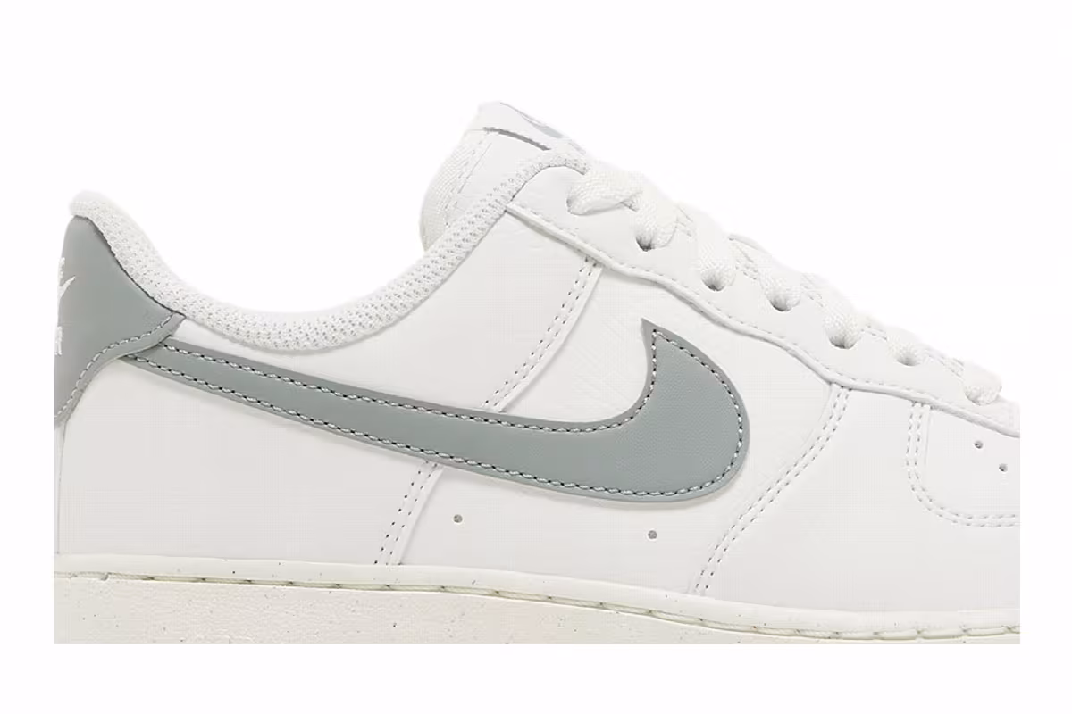 Nike Women's Air Force 1 White Mica Green, view 3