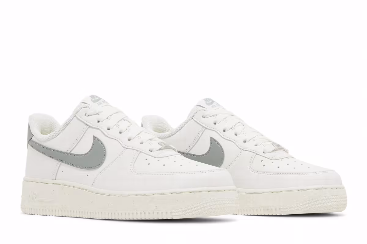 Nike Women's Air Force 1 White Mica Green, view 9