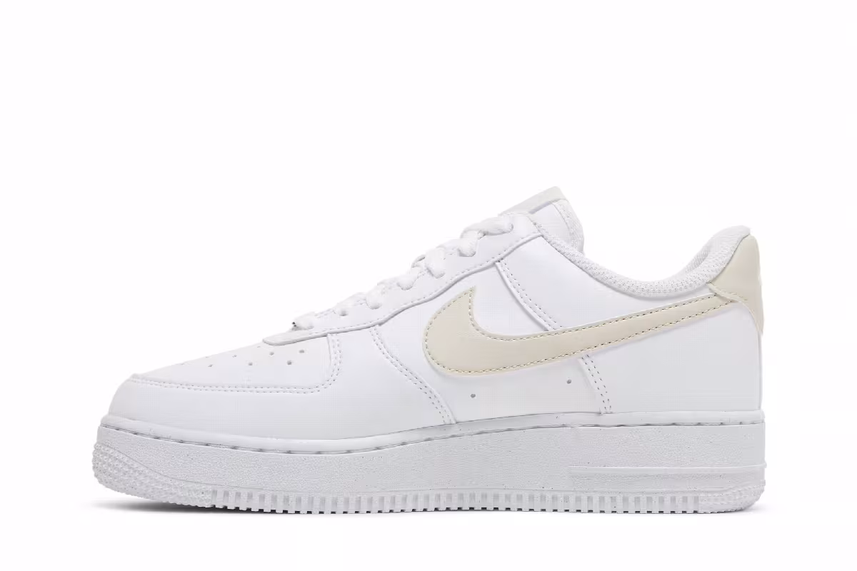 Nike Women's Air Force 1 Light Orewood Brown, view 4