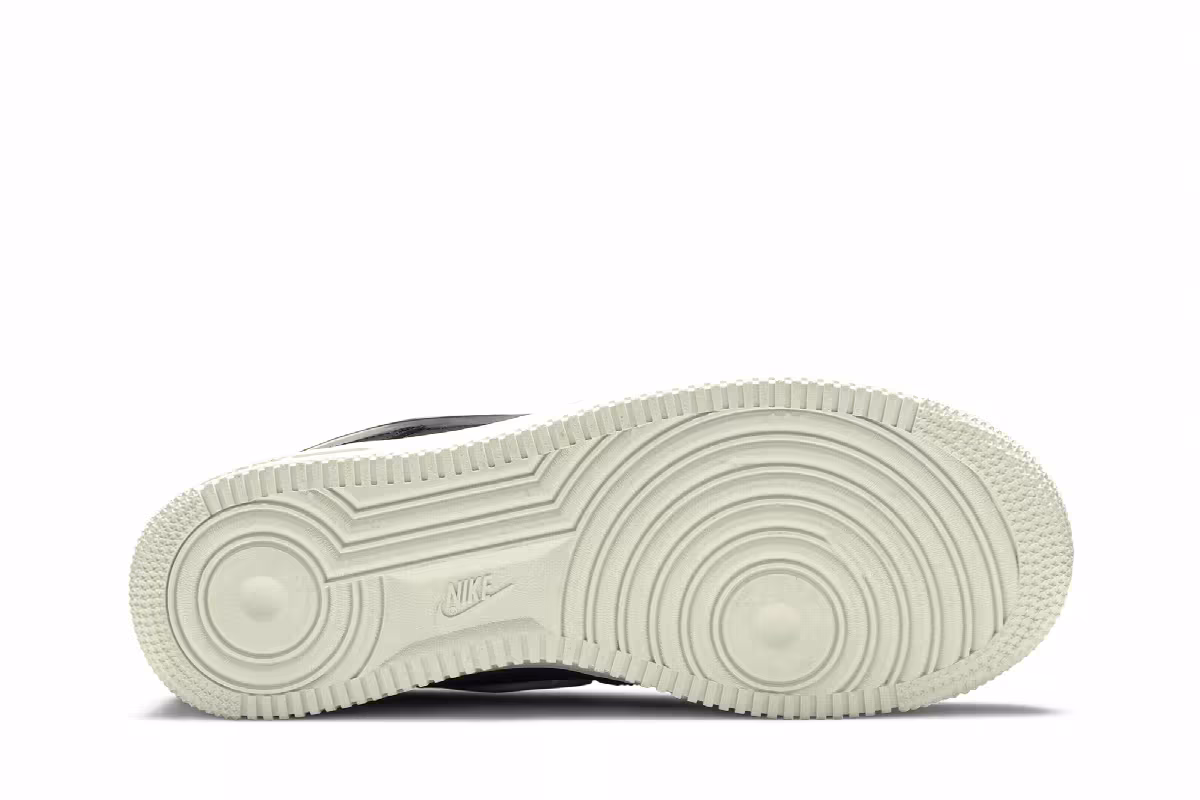 Nike Women's Air Force 1 Low SE Premium Oil Grey, view 5