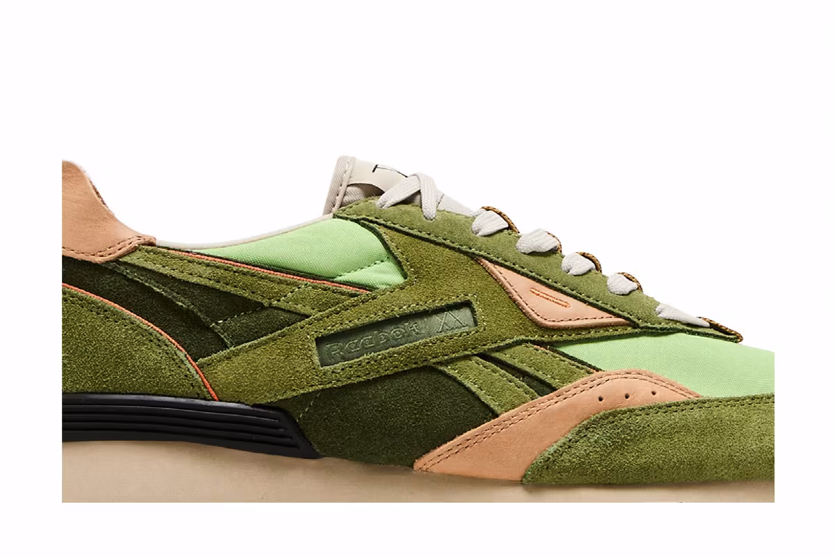 Hunter x Hunter x Reebok LX2200 Gon, view 3