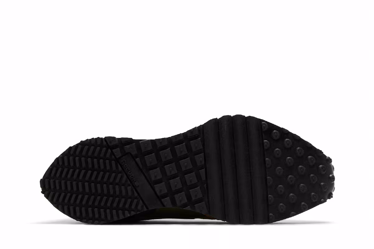 Hunter x Hunter x Reebok LX2200 Gon, view 5