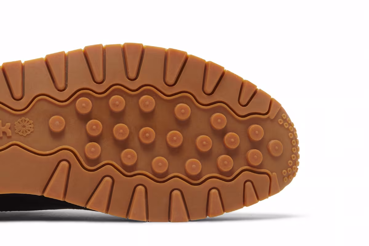 Reebok Classic Leather Black Gum, view 6