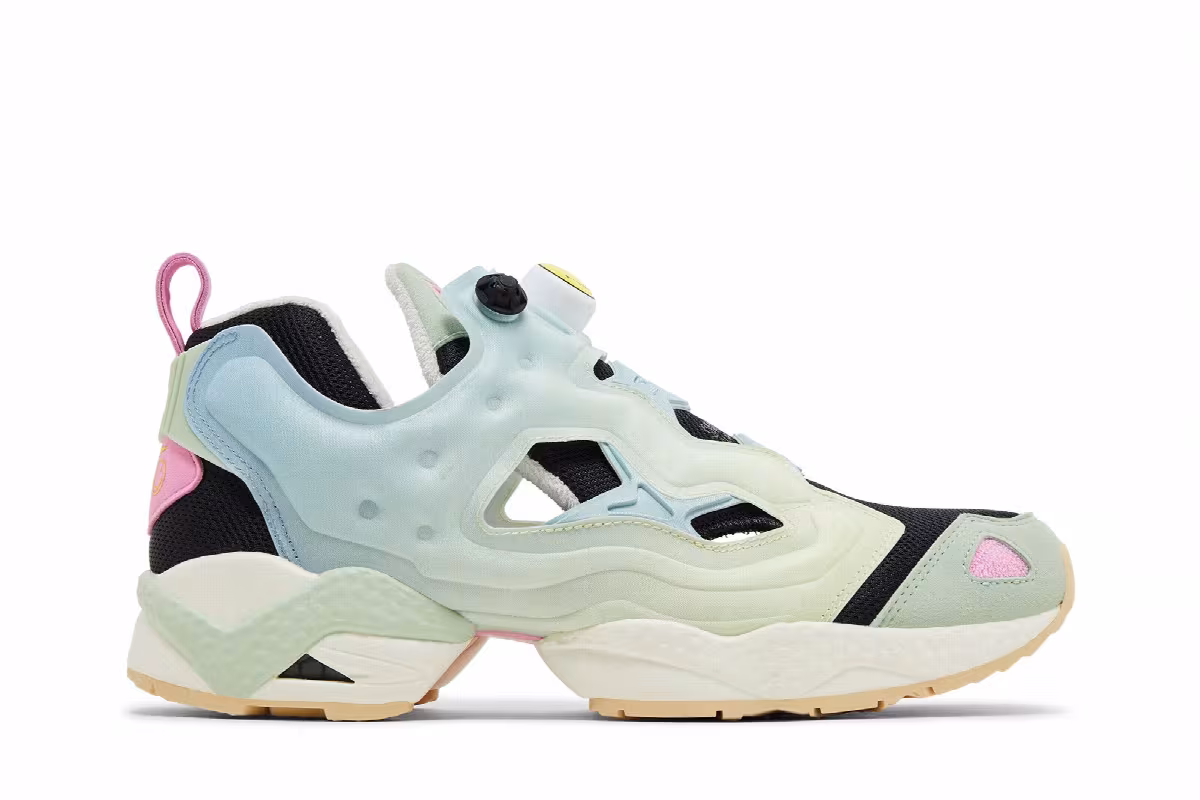 Smiley x Reebok InstaPump Fury 95 50th Anniversary, view 2