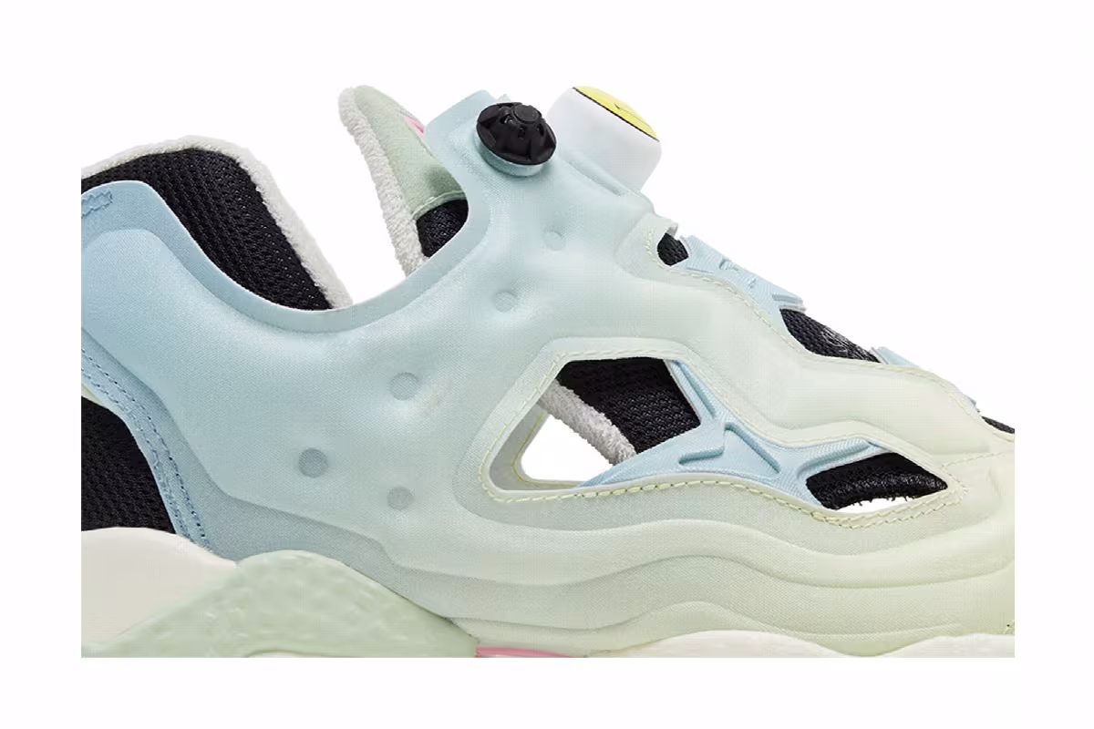 Smiley x Reebok InstaPump Fury 95 50th Anniversary, view 3