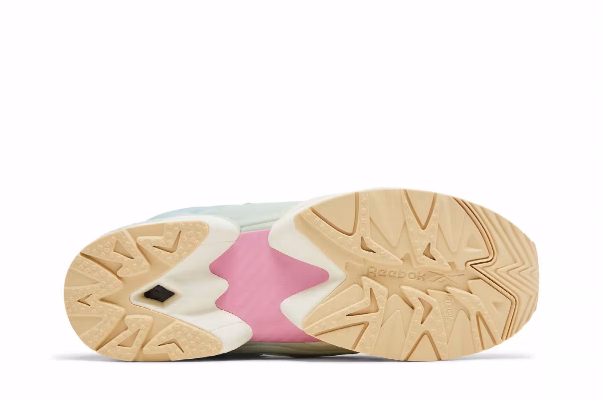 Smiley x Reebok InstaPump Fury 95 50th Anniversary, view 5