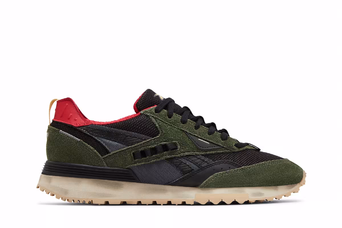Street Fighter x Reebok LX 2200 Cammy, view 2