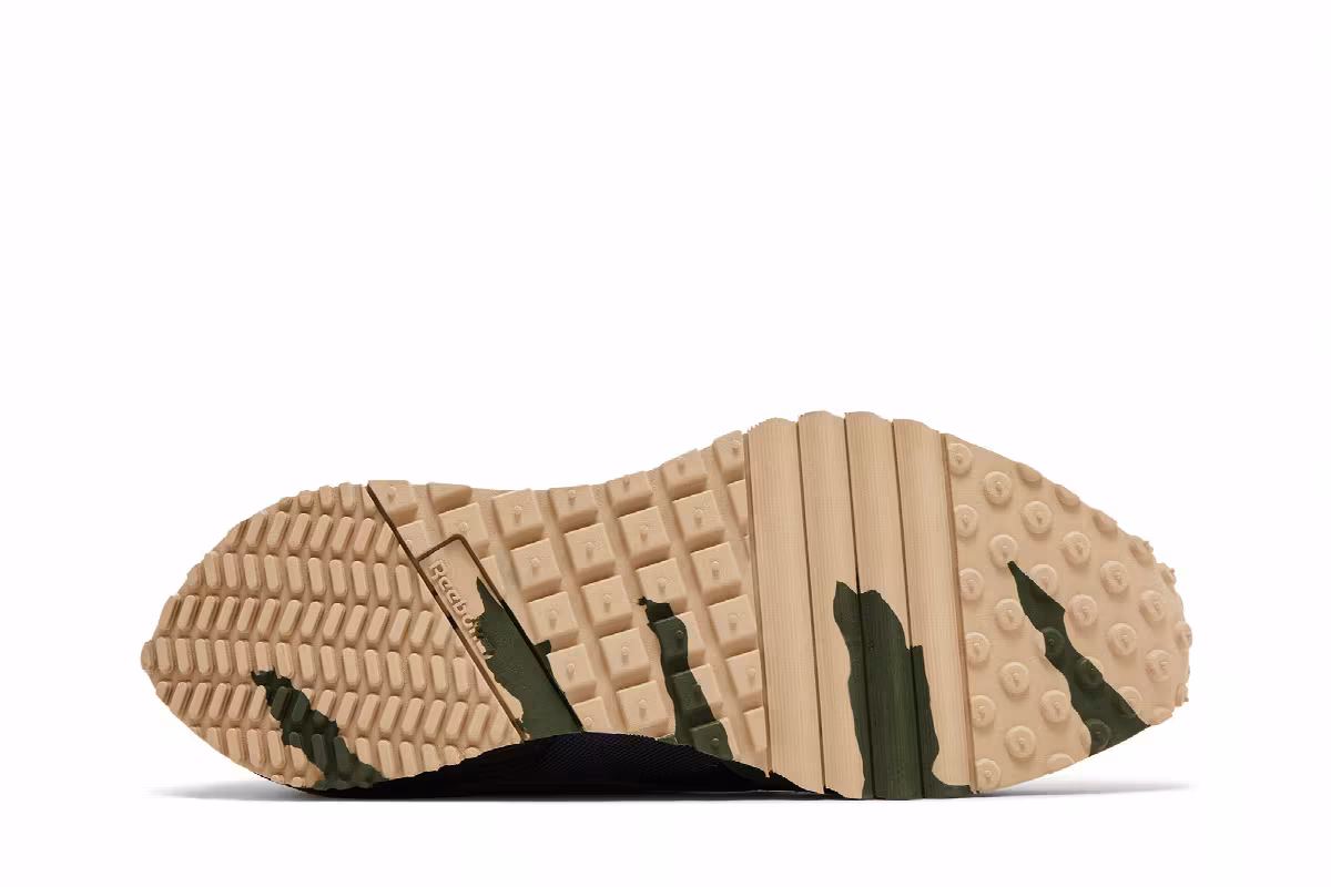 Street Fighter x Reebok LX 2200 Cammy, view 5