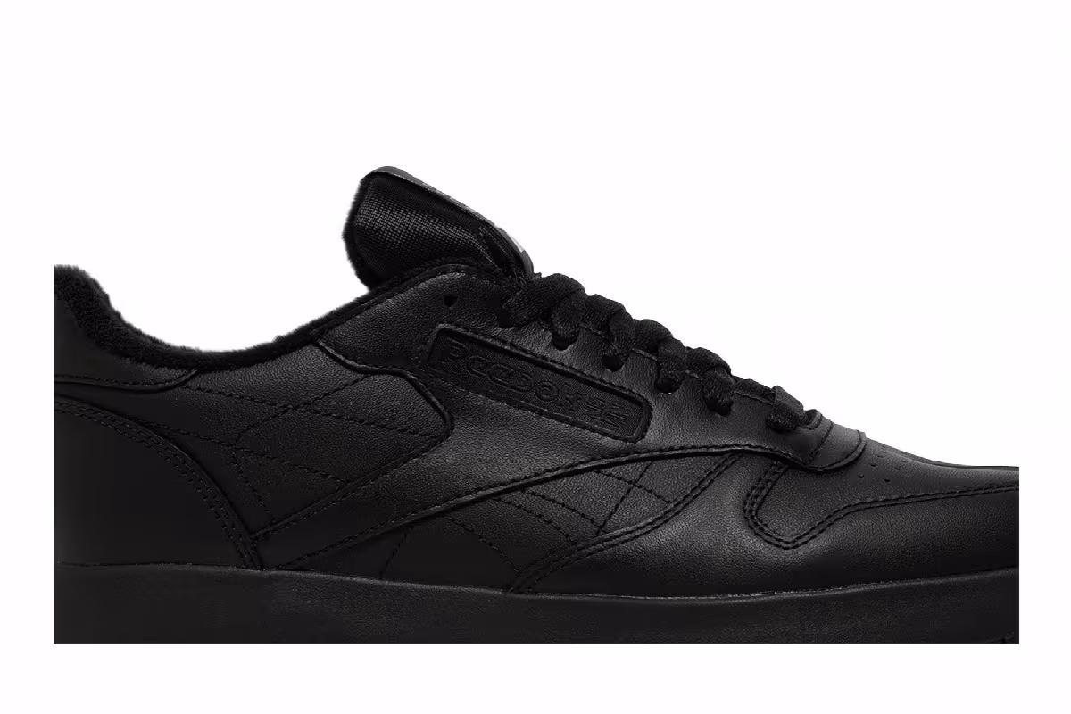 Maison Margiela x Reebok Classic Leather Tabi Black, view 3