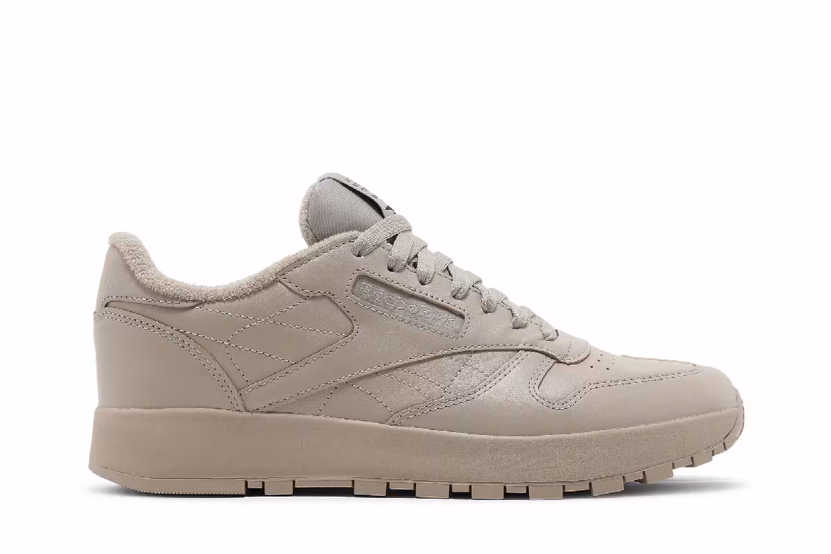Maison Margiela x Reebok Classic Leather Tabi Natural, view 2