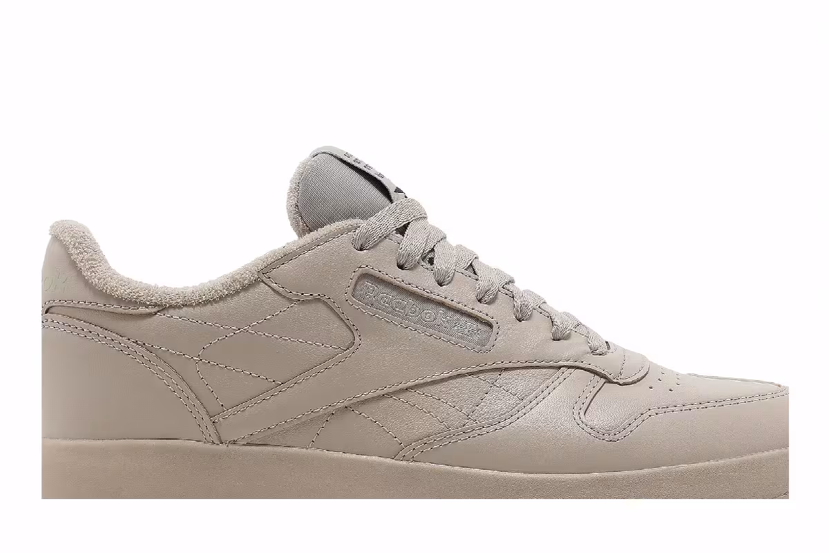 Maison Margiela x Reebok Classic Leather Tabi Natural, view 3