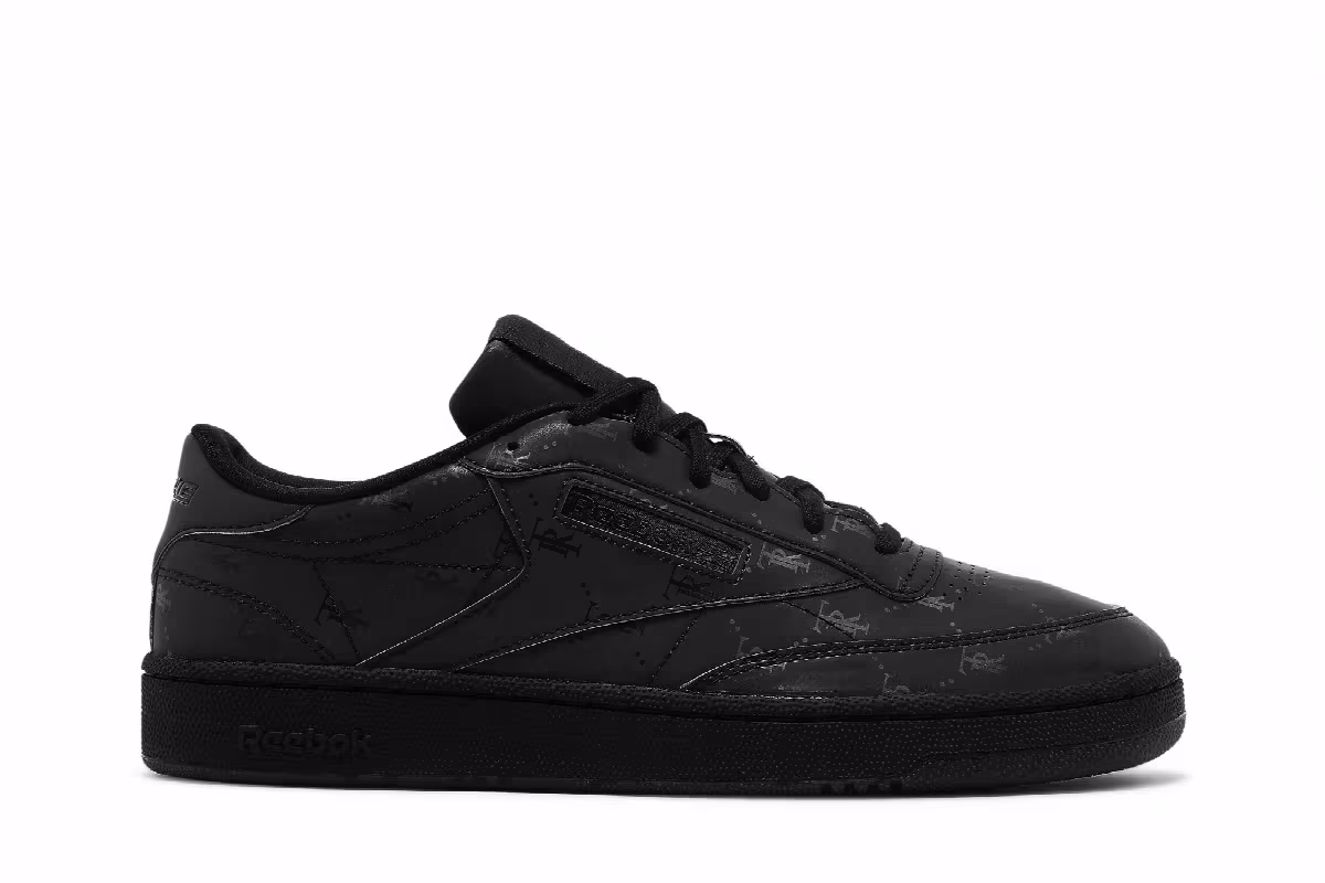 Très Rasché x Reebok Club C 85 MU Triple Black, view 2