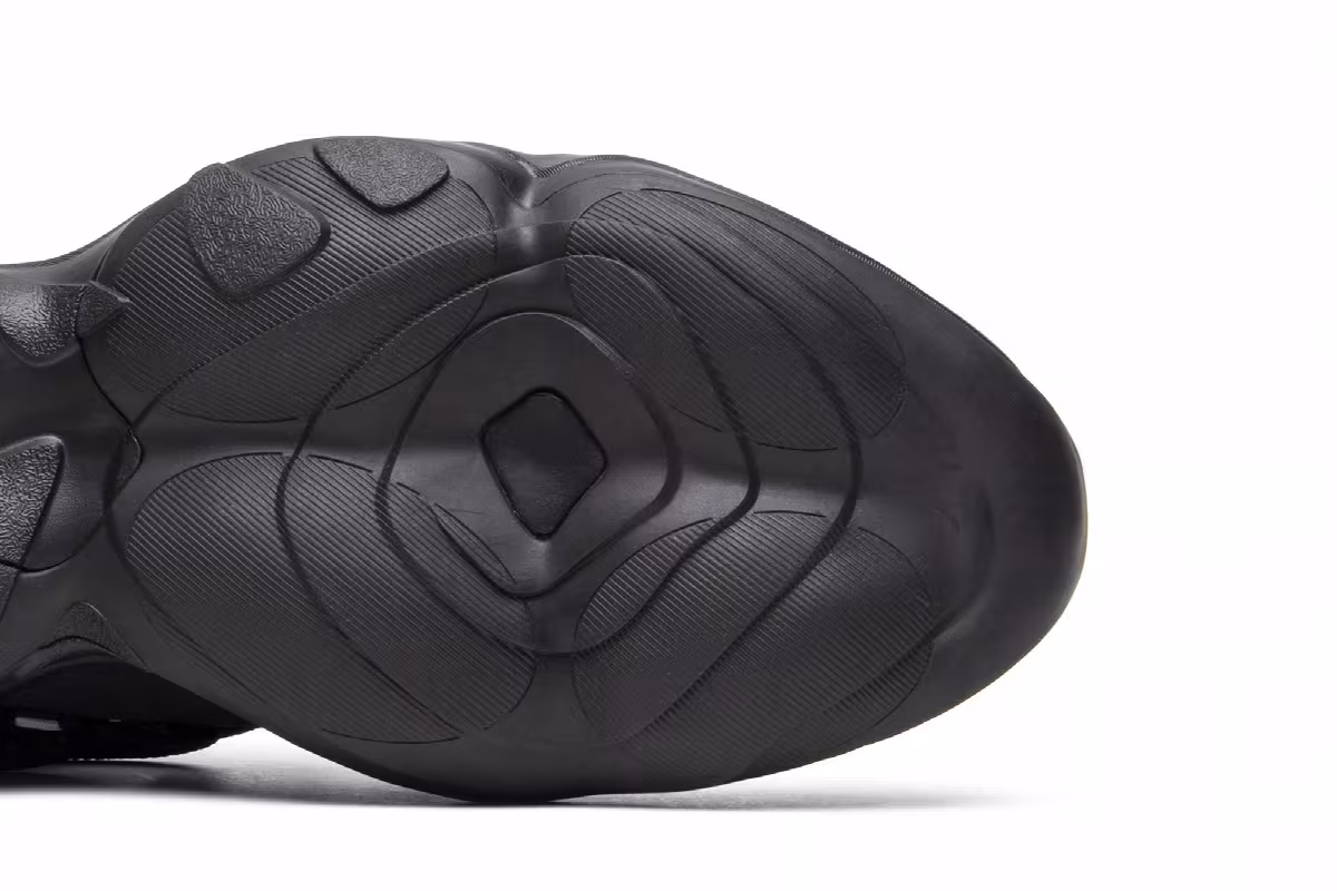 Pyer Moss x Reebok DMX Run Fusion Experiment Triple Black, view 6