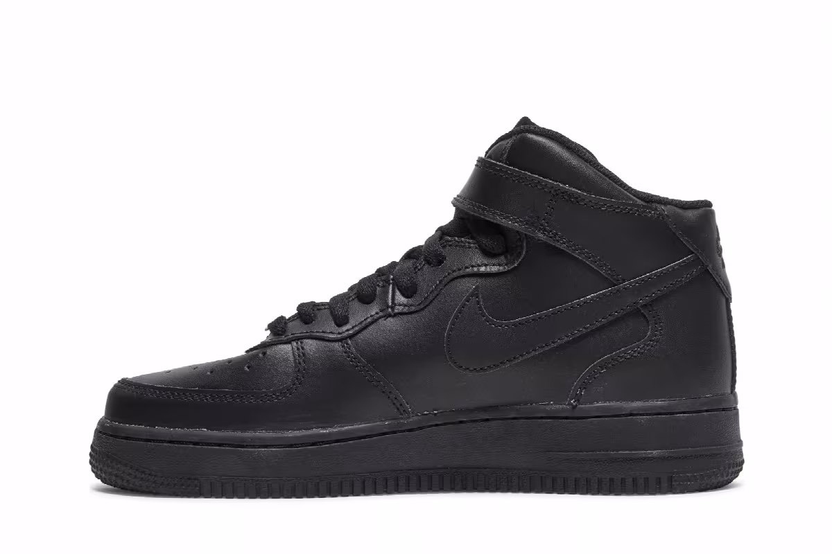 Nike Air Force 1 Mid LE GS Triple Black, view 4