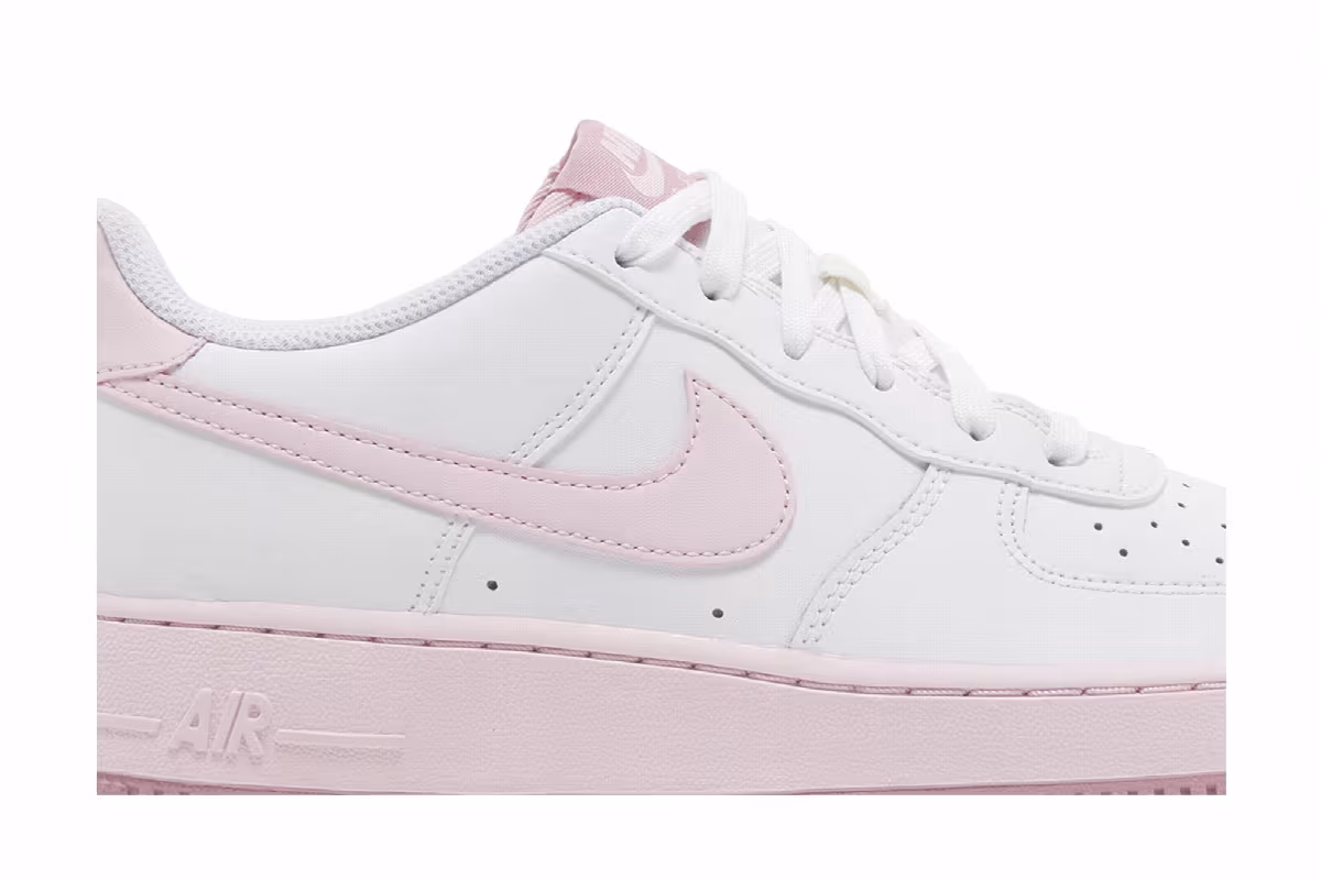 Nike Air Force 1 GS Valentine's Day 2024, view 3