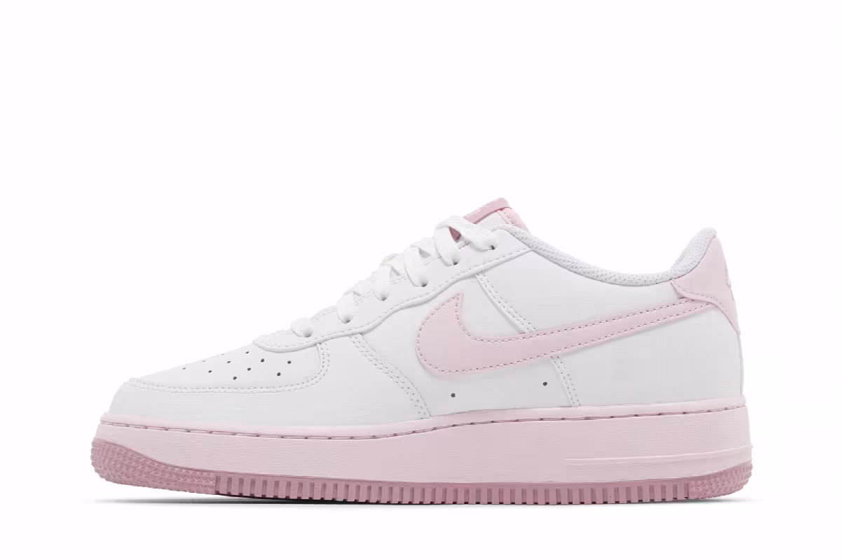 Nike Air Force 1 GS Valentine's Day 2024, view 4