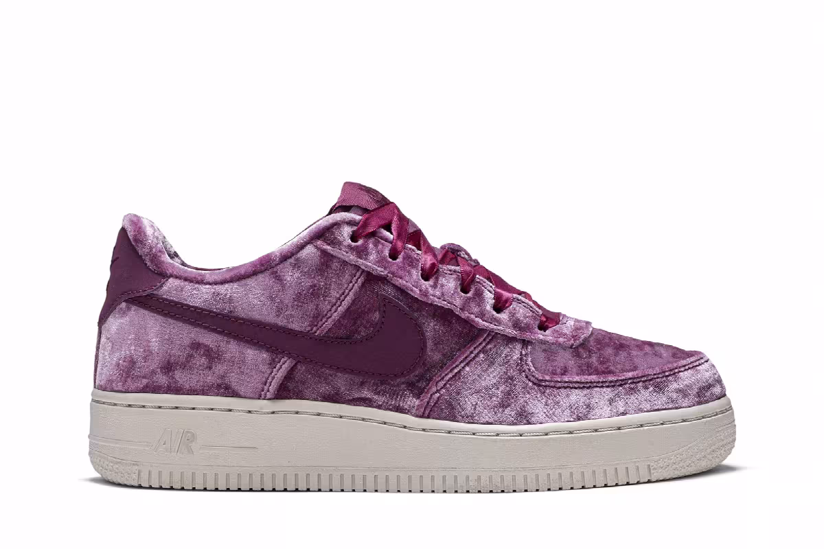 Nike Air Force 1 LV8 GS Dark Sky Blue, view 2