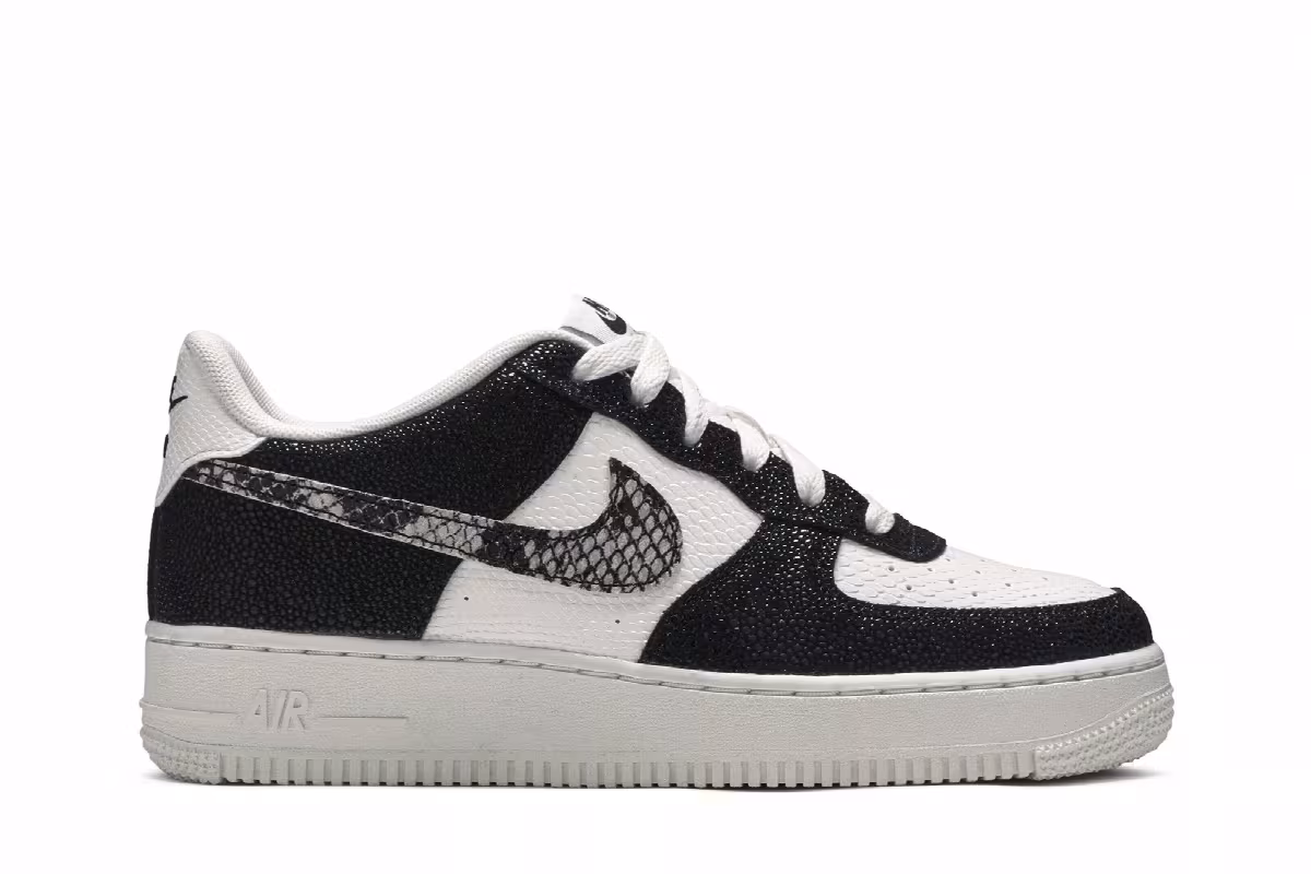 Nike Air Force 1 Low LV8 GS Snakeskin, view 2