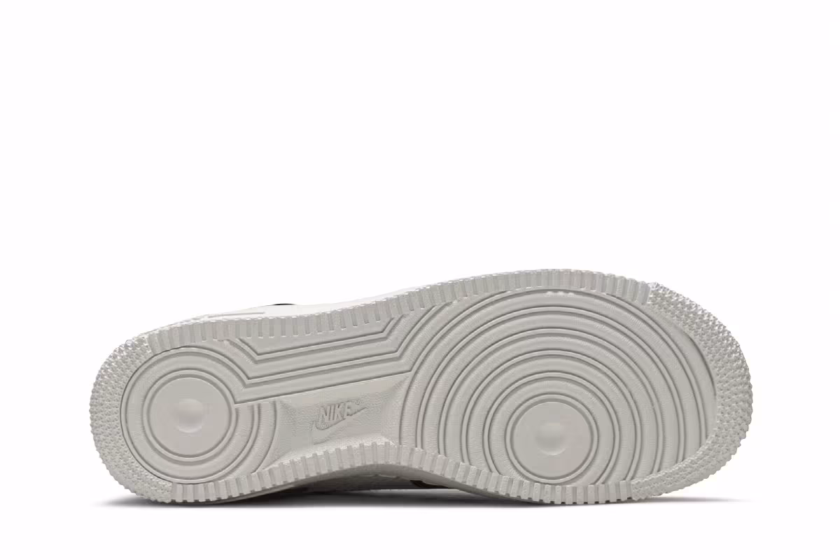 Nike Air Force 1 Low LV8 GS Snakeskin, view 5