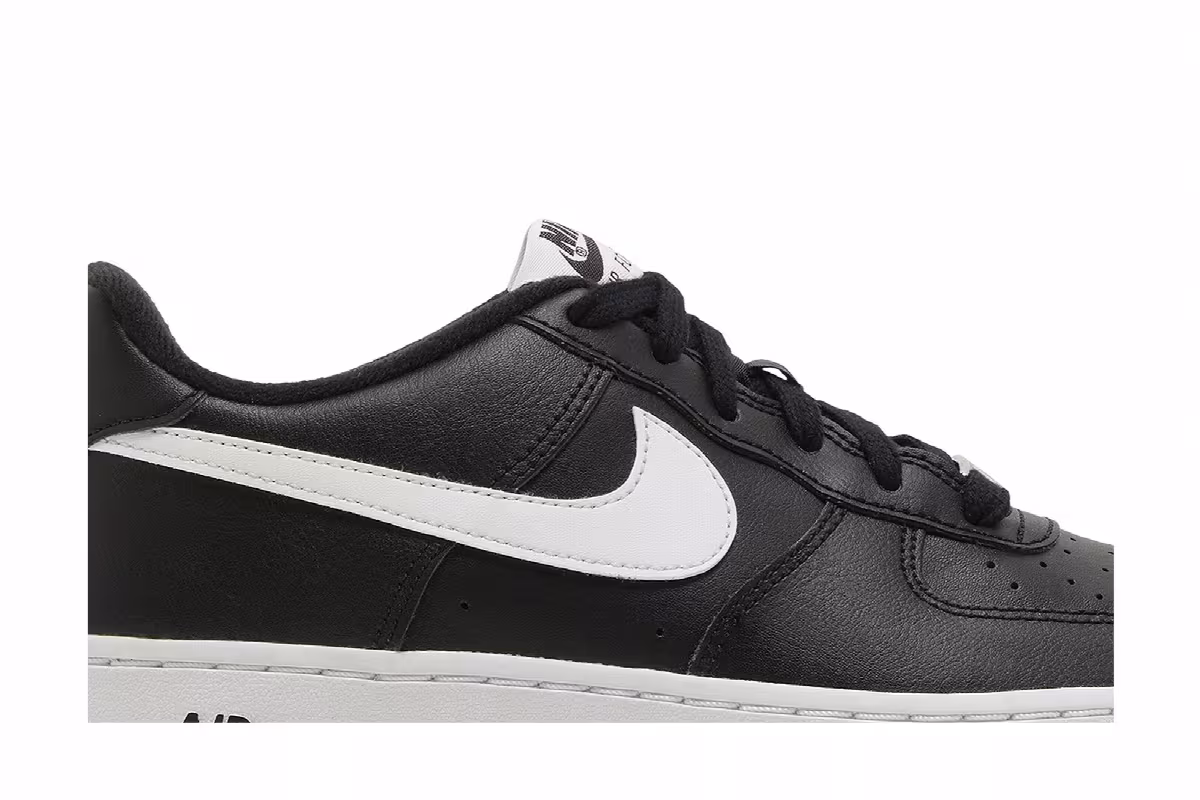 Nike Air Force 1 GS Black White, view 3