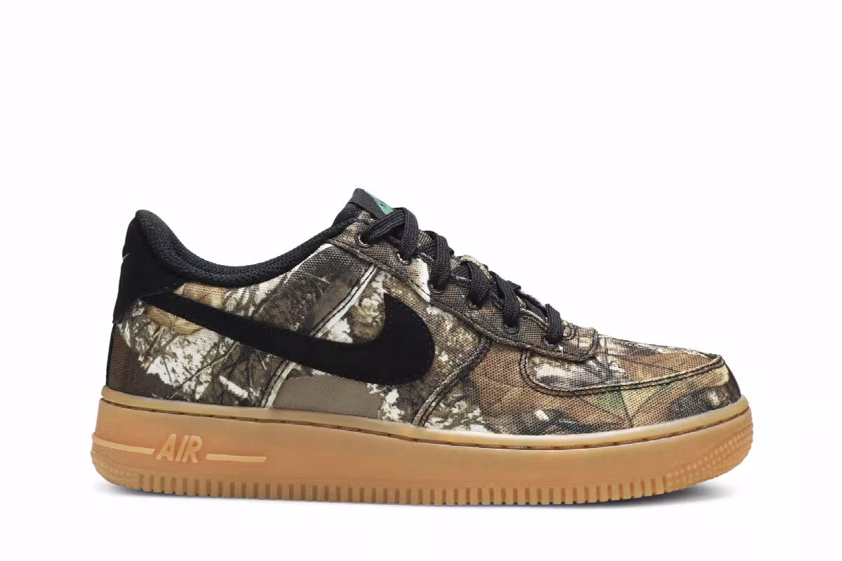 Nike Air Force 1 LV8 3 GS Woodland, view 2