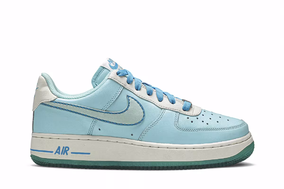 Nike Air Force 1 GS Glacier Ice, view 2