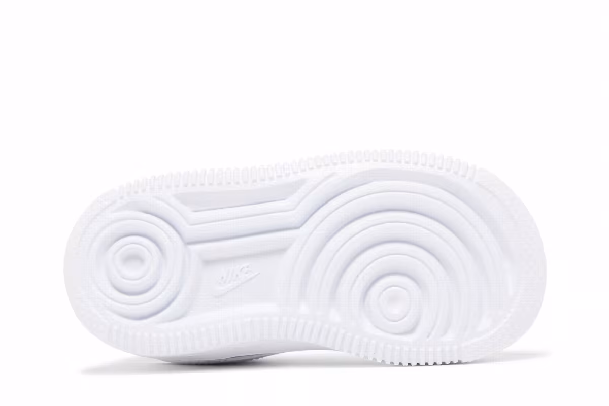 Nike Air Force 1 Triple White, view 5