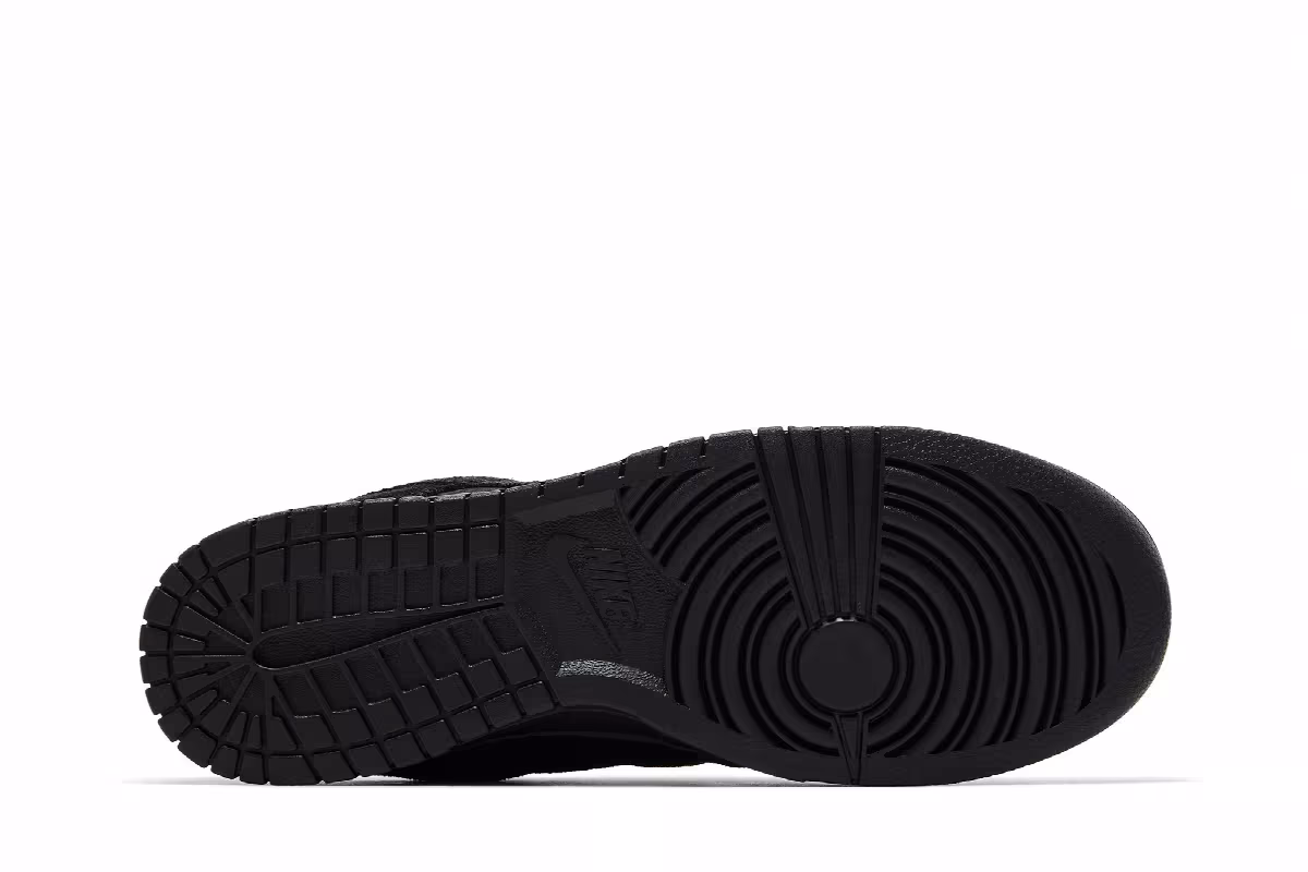 Nike Dunk Low SE Triple Black, view 5