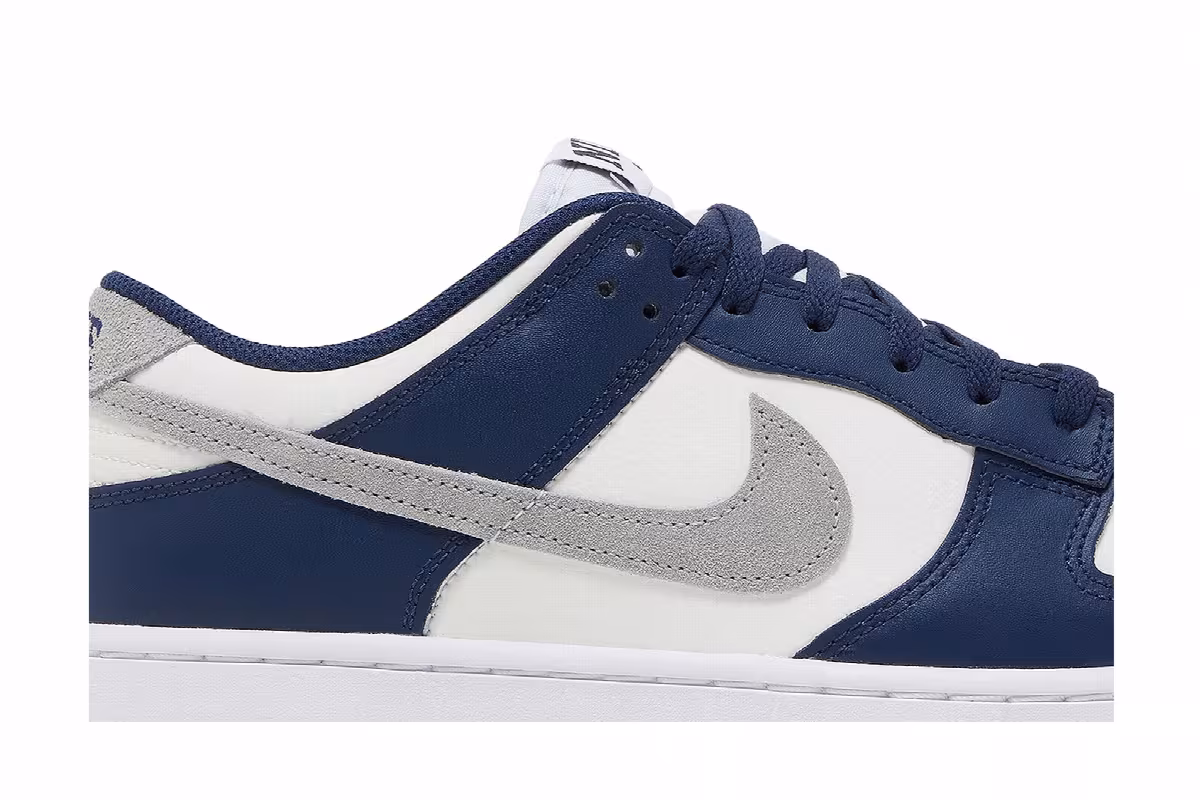 Nike Dunk Low Midnight Navy Smoke Grey, view 3