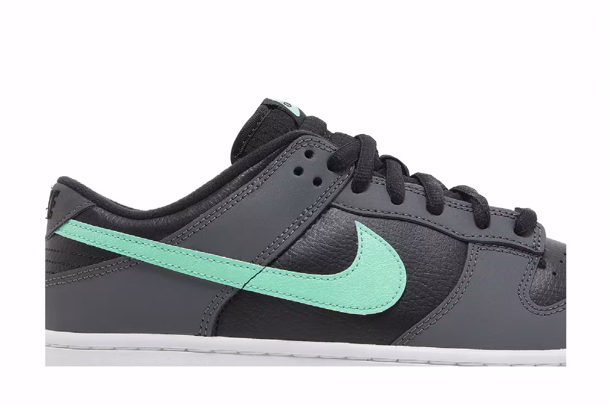 Nike Dunk Low Black Green Glow, view 3