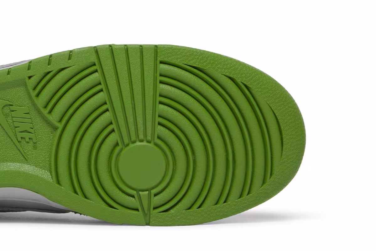 Nike Dunk Low Safari Swoosh - Chlorophyll, view 6