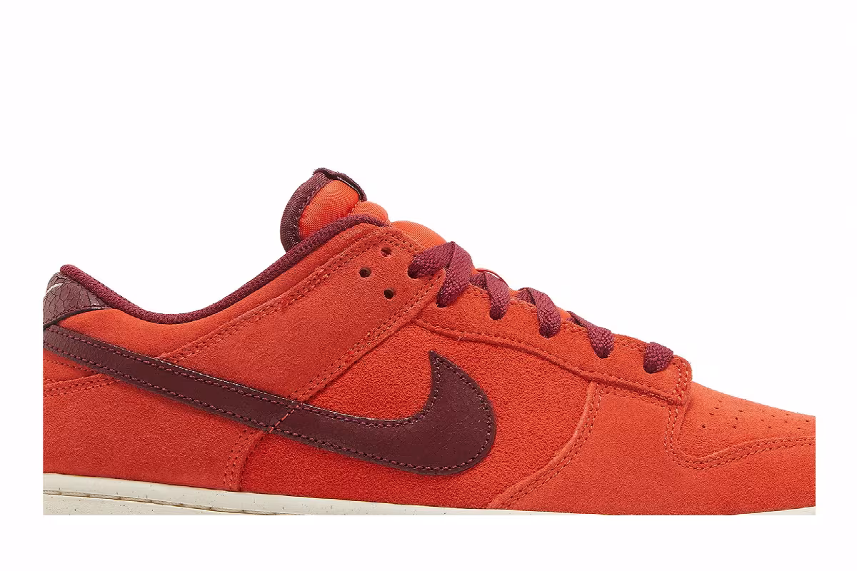 Nike Dunk Low Orange Suede, view 3