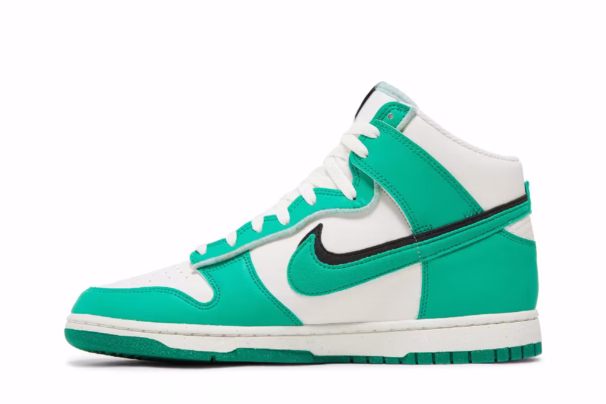 Nike Dunk High SE Stadium Green, view 4